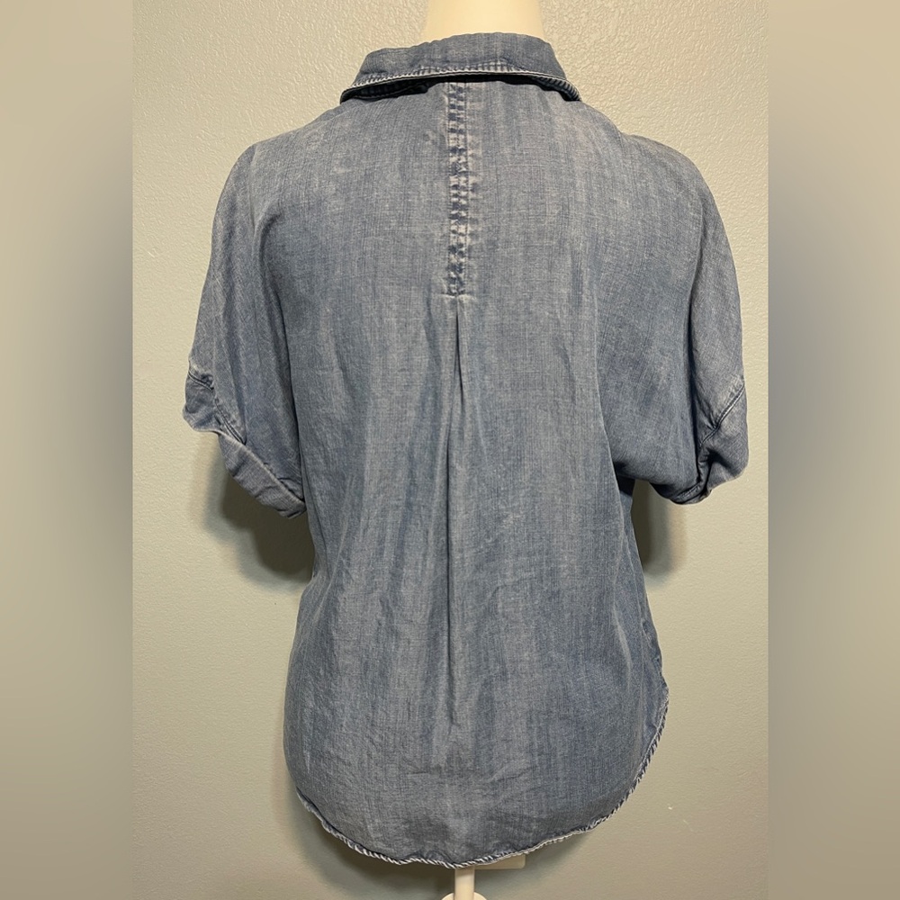 Quince Blue Button Up Shirt Short Sleeve Pocket Minimalist Chambray Top Medium - Picture 4 of 9